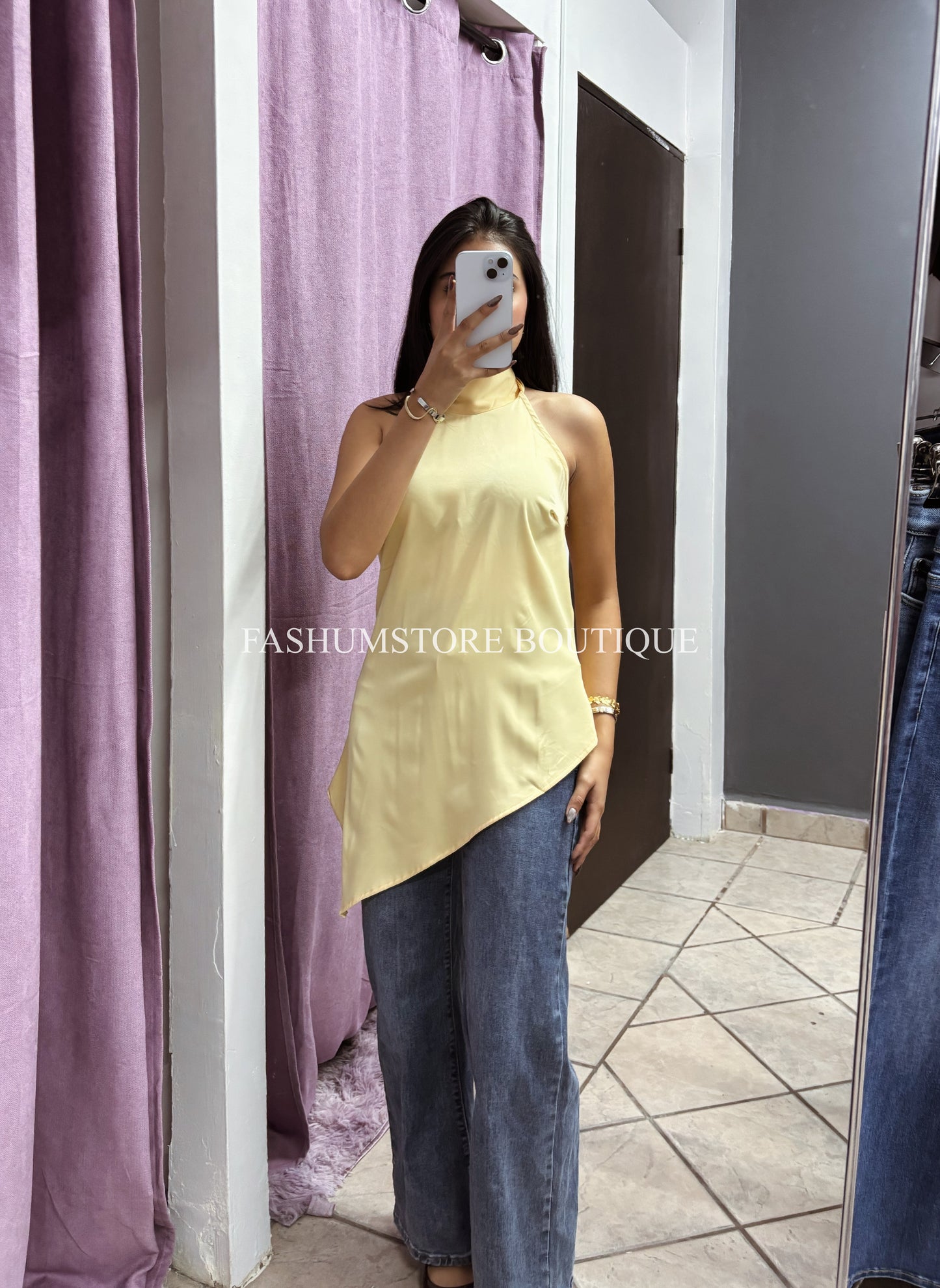 Blusa satinada cuello halter