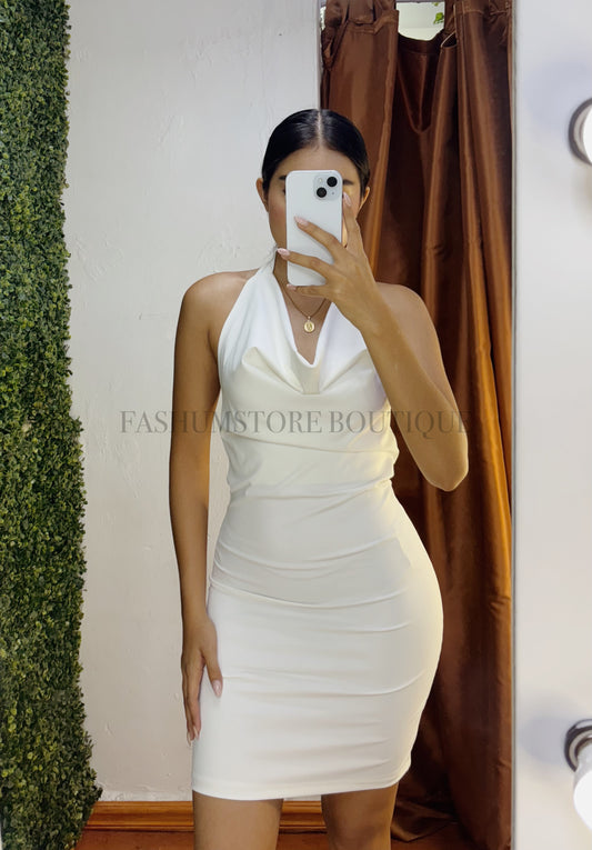 Vestido corto pegado al cuerpo