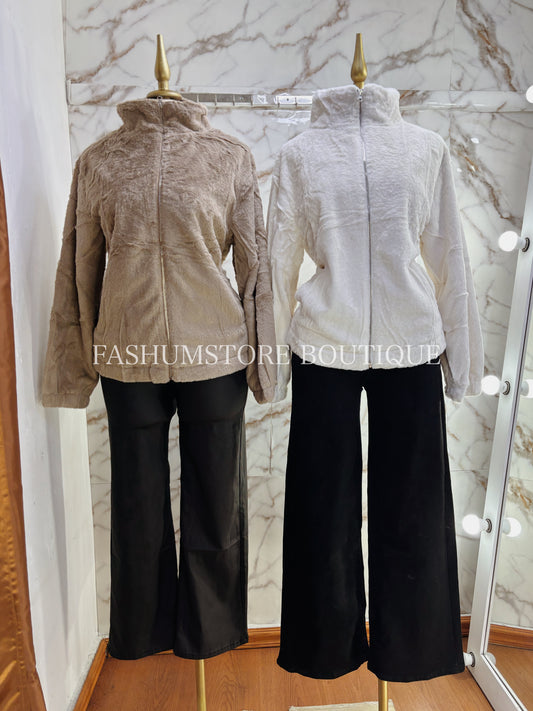 Suéter tipo peluche largo