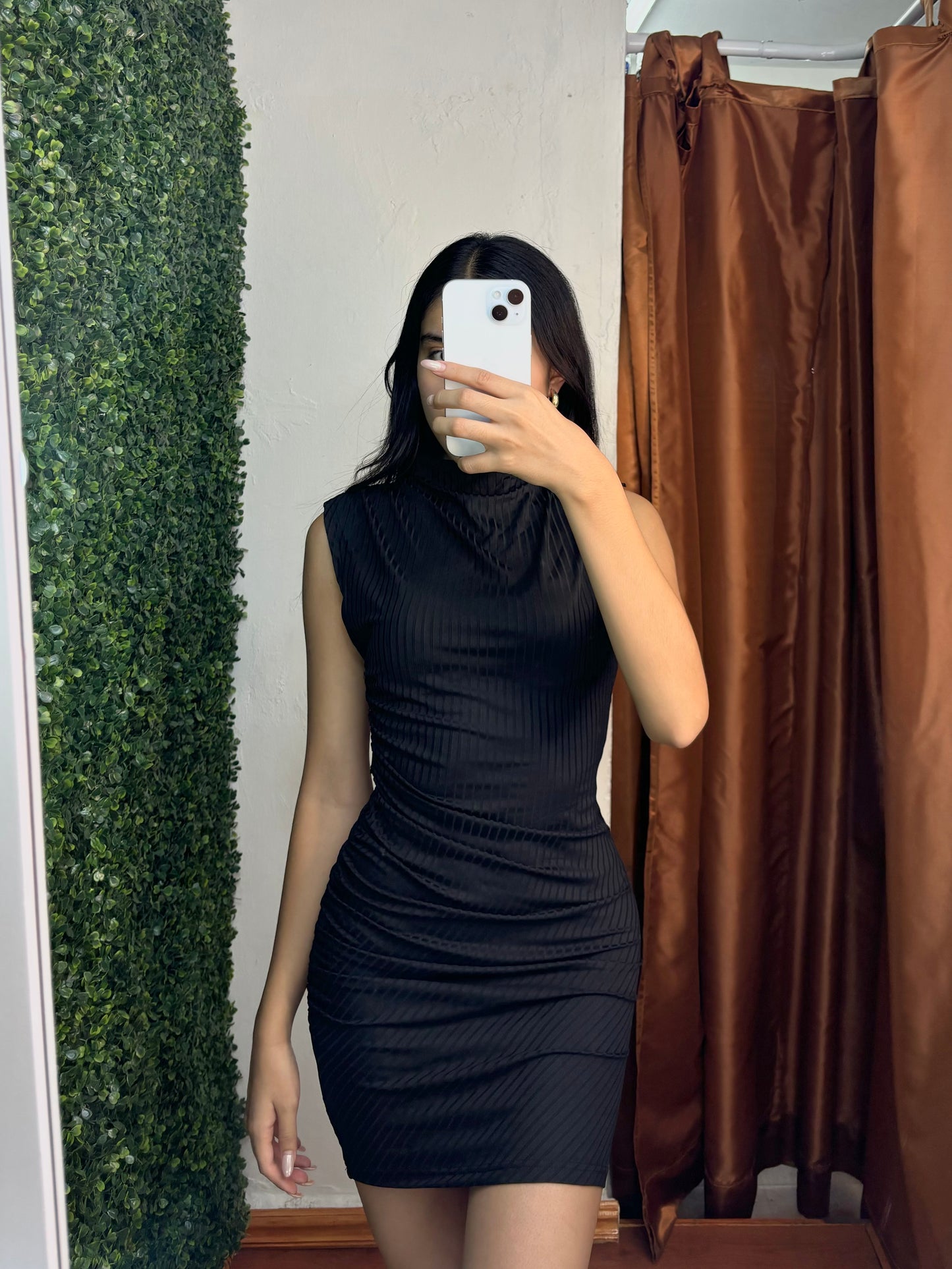 Vestido negro pegado