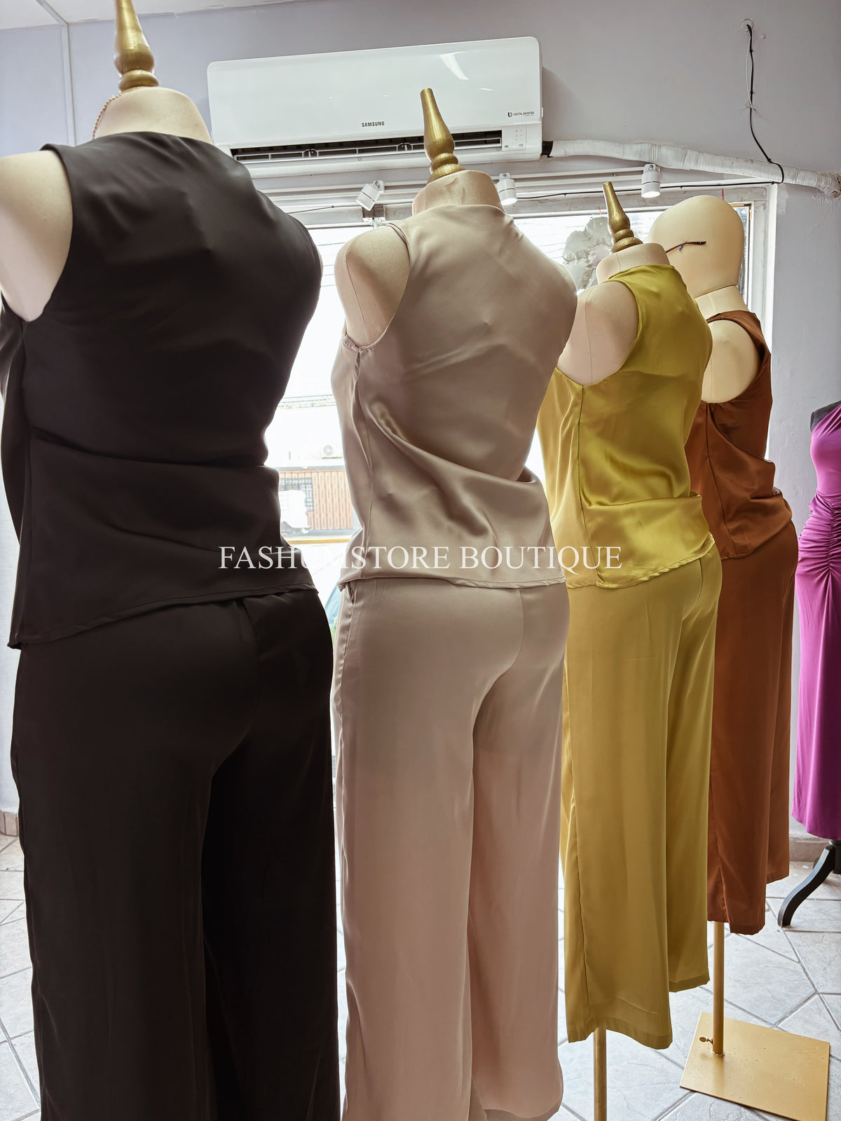 Conjunto satin con cinturón