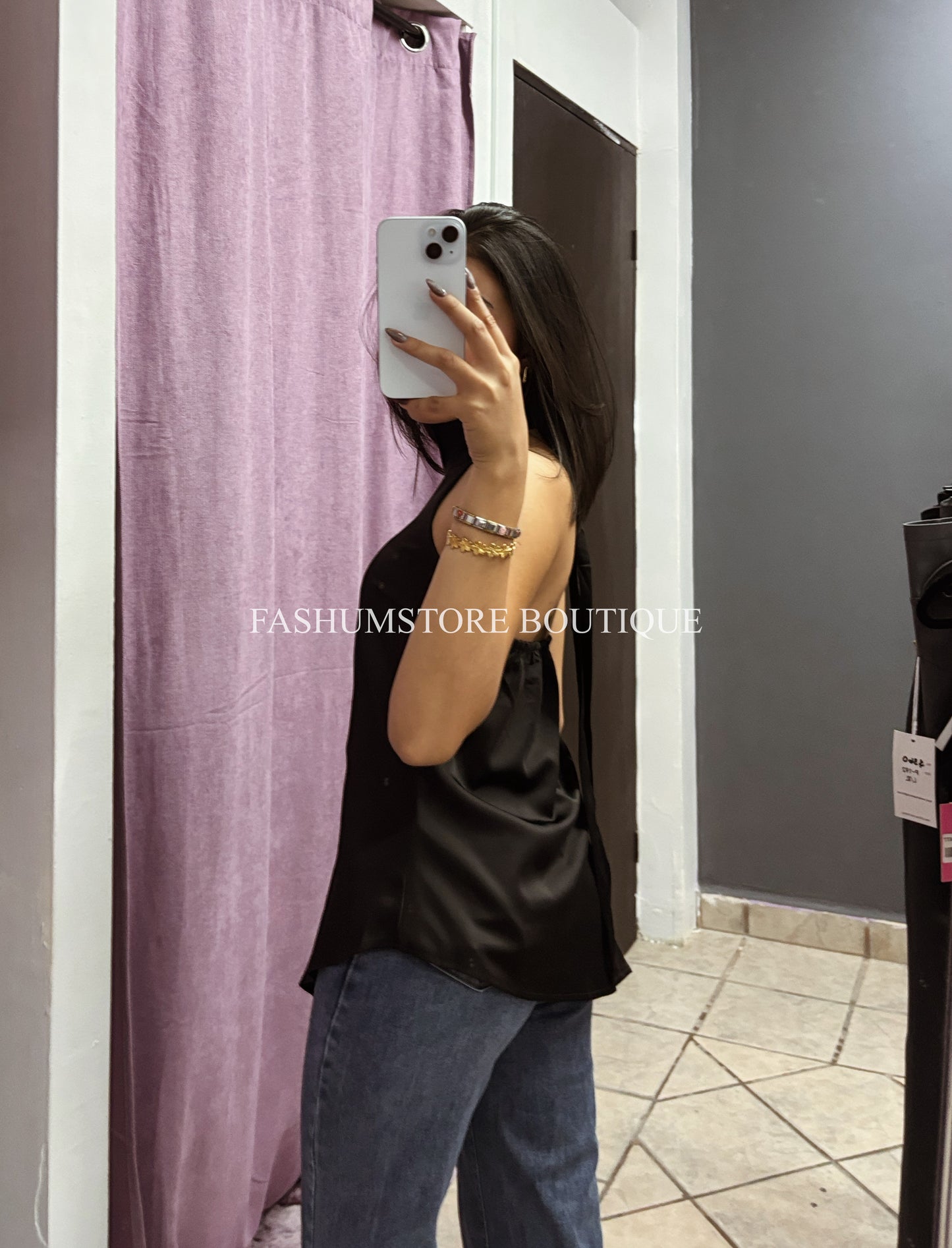 Blusa satinada cuello halter