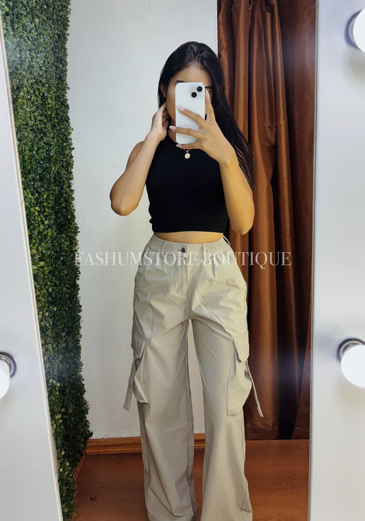 Pantalón Cargo beige con elástico
