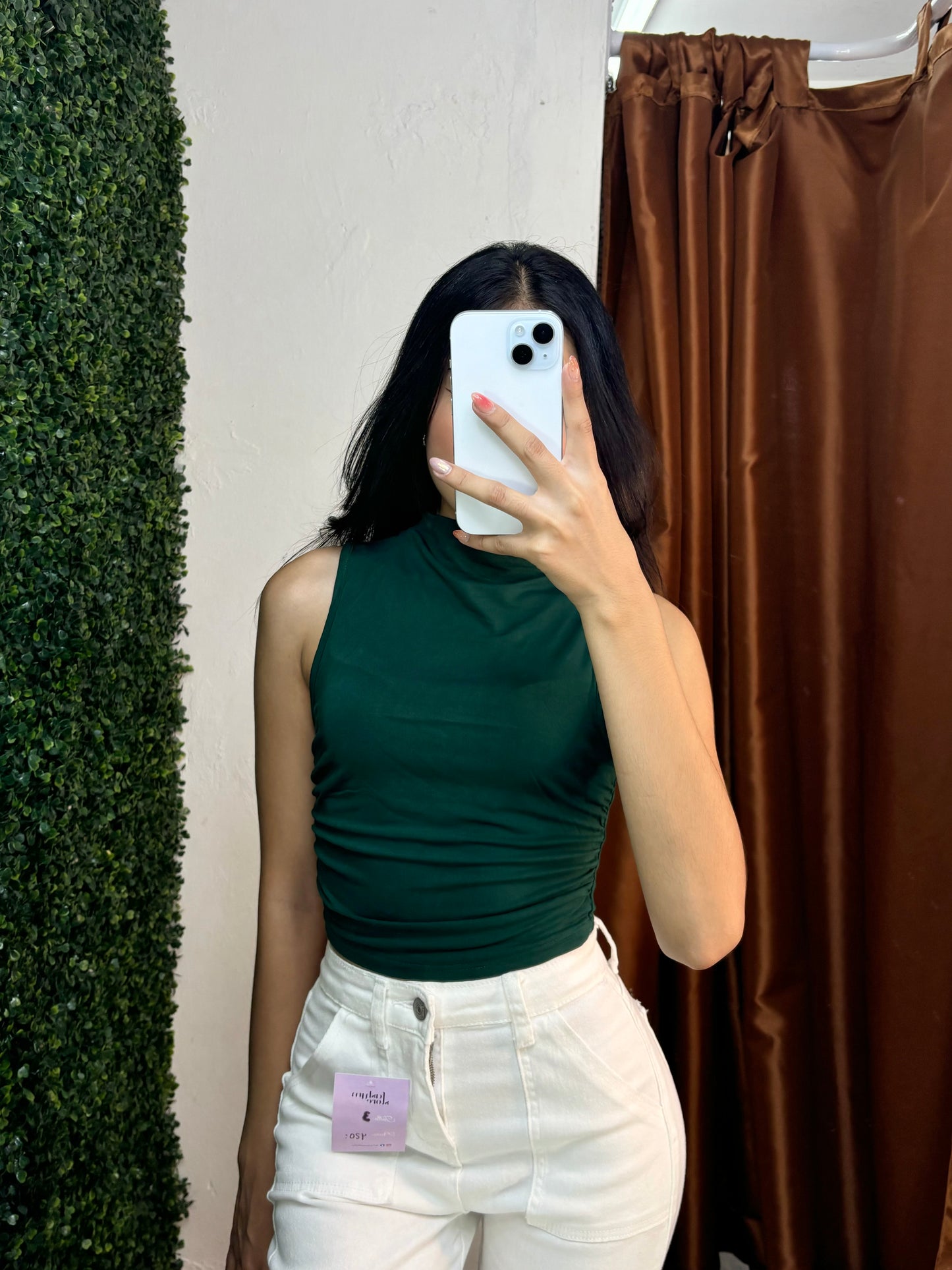 Blusa corta con cuello alto