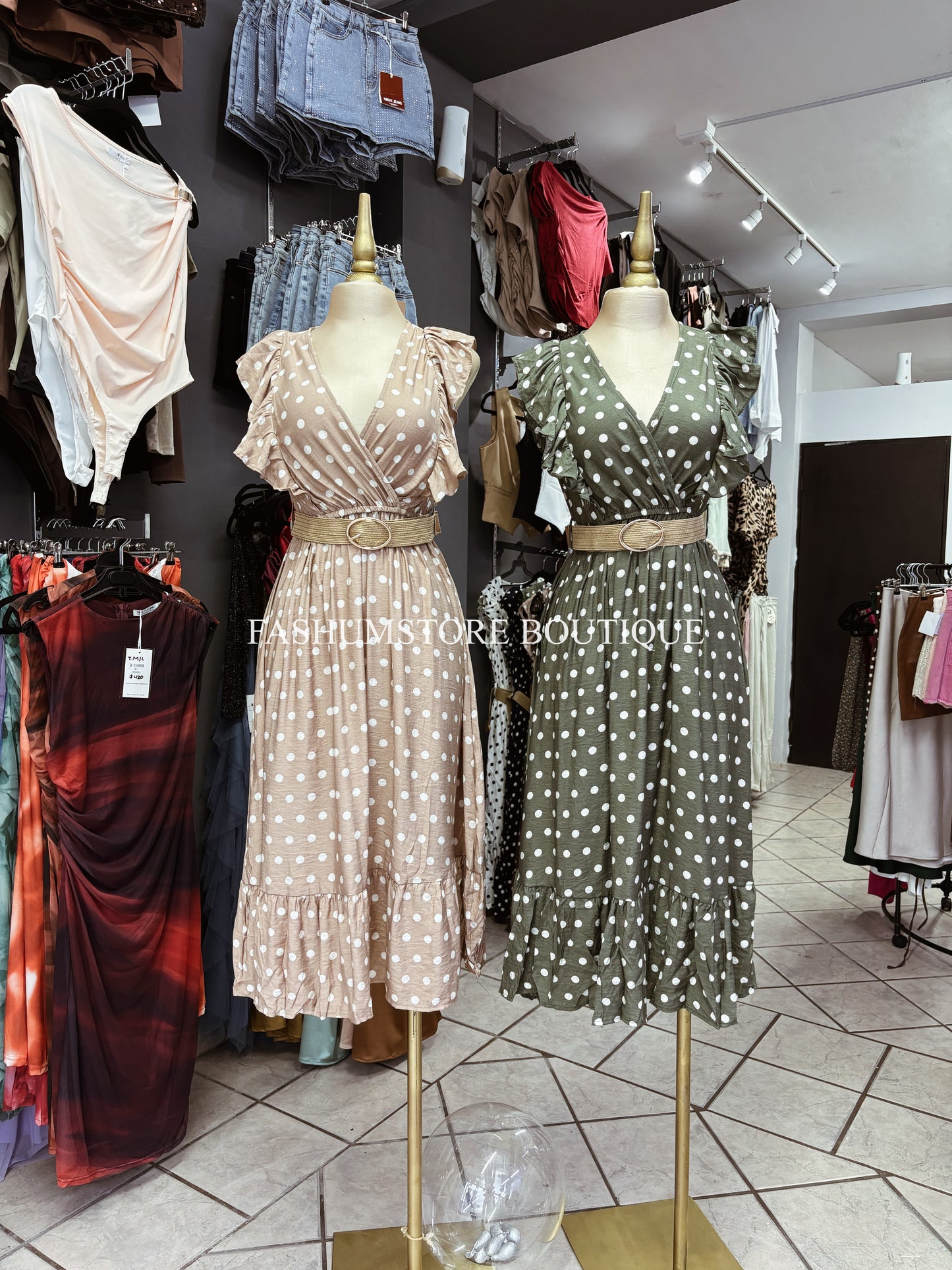 Vestido largo polkadots con cinturón